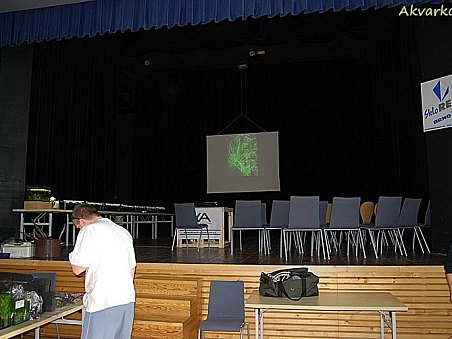 Pódium nachystané pro obě přednášky.