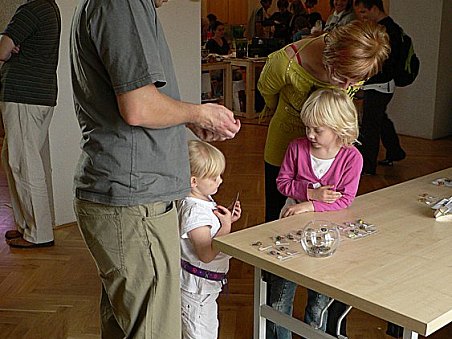 Nejmladší akvaristky vybírají parádu.