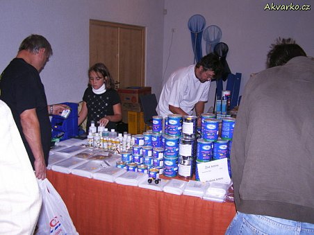 Pan Koblasa a jeho nepřeberné množství krmiva všeho druhu.