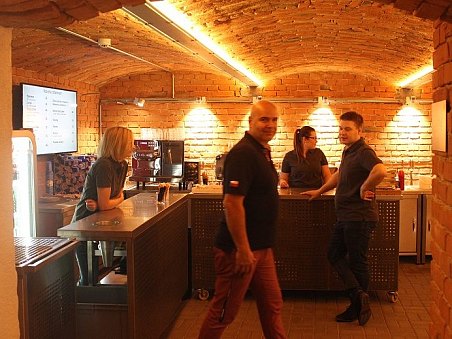 Občerstvení již čeká. Jen vstoupit.